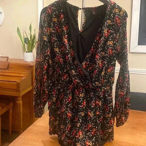 Material Girl jumper size XL.